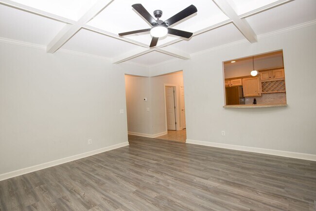 Building Photo - Beautiful corner lot home- Woodlake
