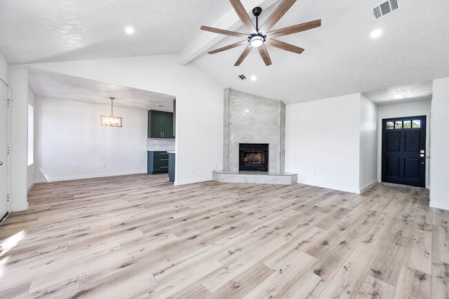 Building Photo - 2118 Pepperglen Ct