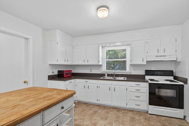 Building Photo - 347 Cabot Dr