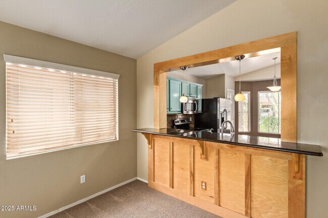 Building Photo - 30445 N Sunray Dr