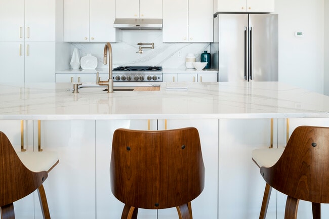 Building Photo - 50 India St