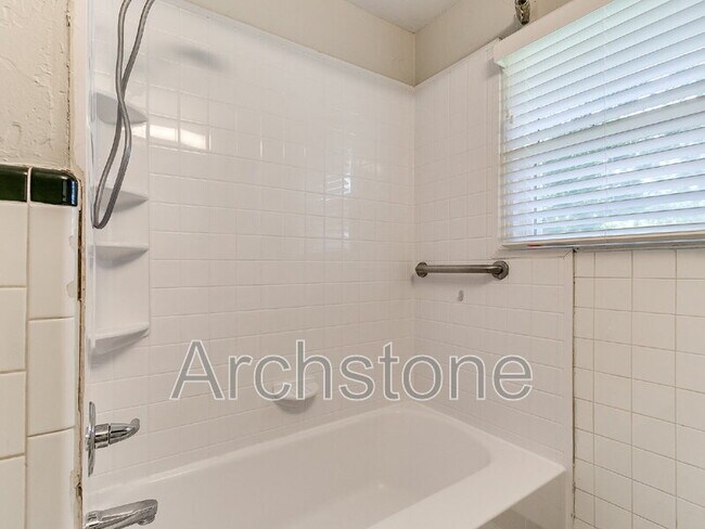 Building Photo - 1732 Carlisle Rd