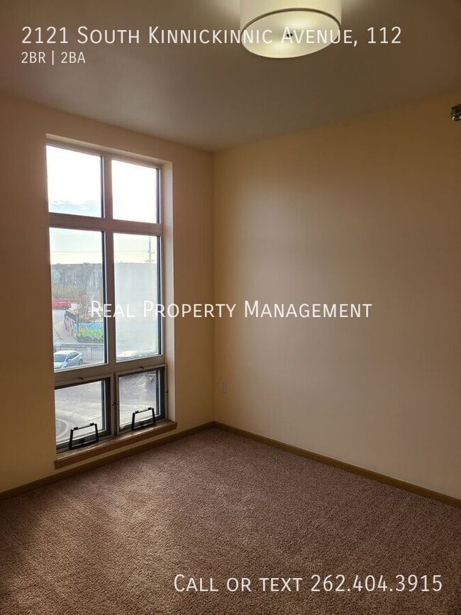 Building Photo - 2121 S Kinnickinnic Ave