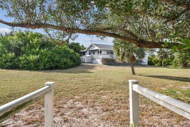 Building Photo - 7745 Manasota Key Rd