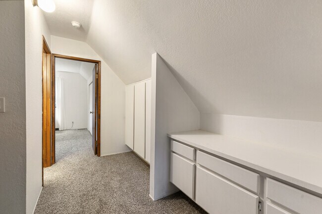 Building Photo - 117 A Ln