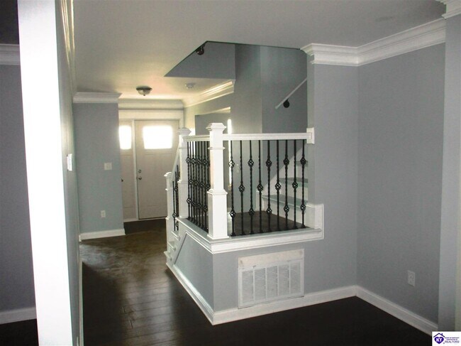 Building Photo - 130 Diamond Ct