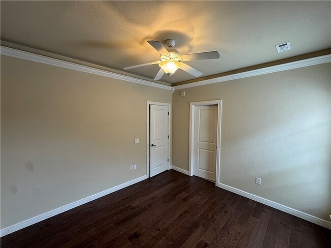 Building Photo - 407 Lyndal Ln