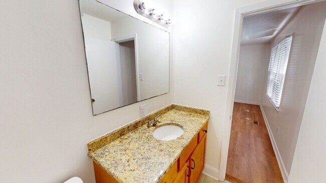 Building Photo - 3 Bedroom with 2 Living Rooms & finished b...