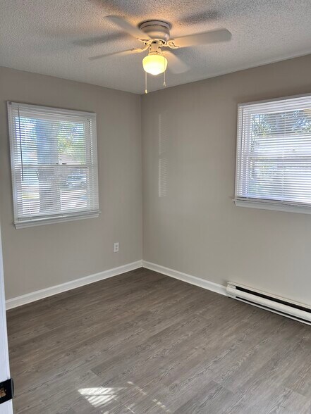 Building Photo - 2204 Delta Pl