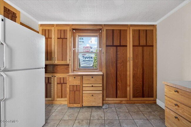 Building Photo - 204 Saratoga Ave