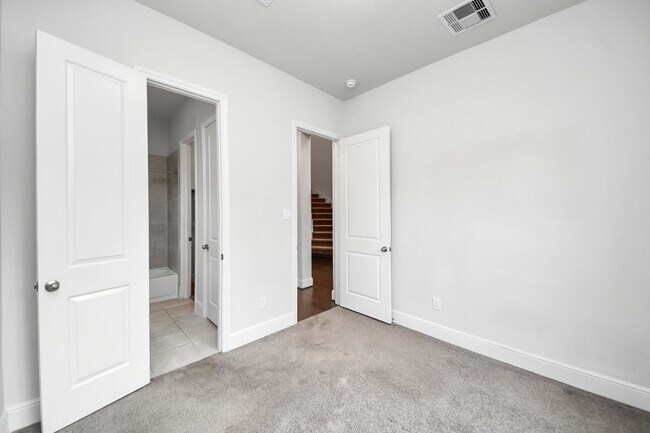 Building Photo - 1714 McCrae Hill Ct