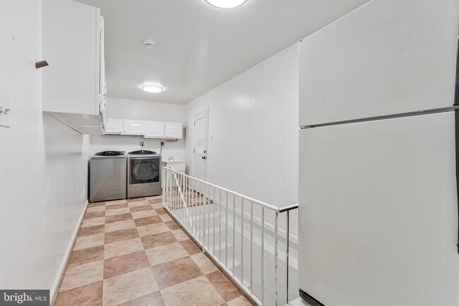 Building Photo - 7730 Falstaff Rd