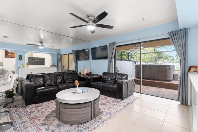 Building Photo - 9124 Villa Portofino Cir
