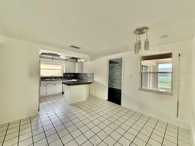 Building Photo - 7131 Potomac Dr