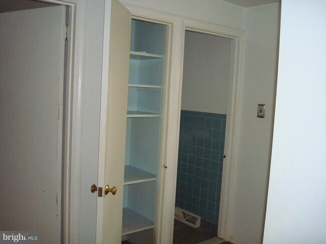 Building Photo - 5 Edgewold Ln
