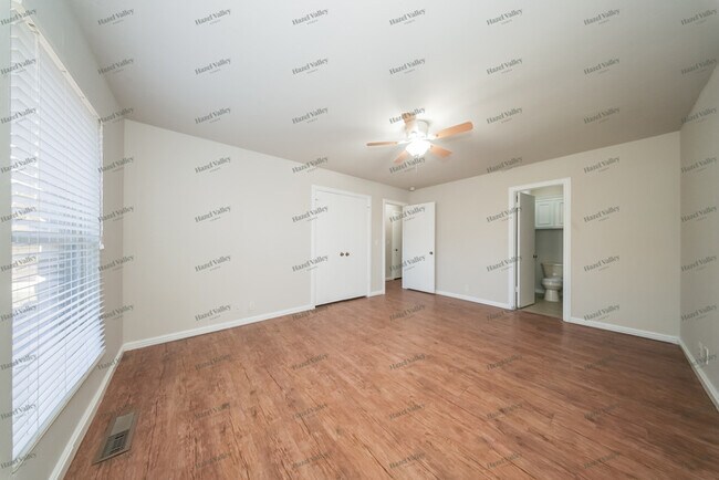 Building Photo - 2208 Brookhaven Ct