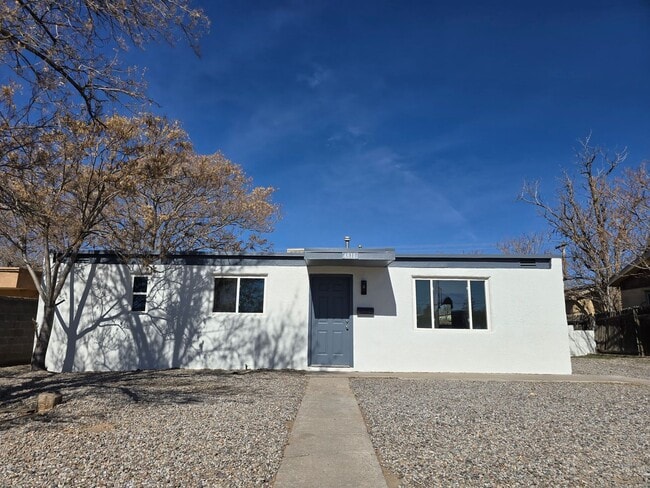 Building Photo - 4811 Comanche Rd NE
