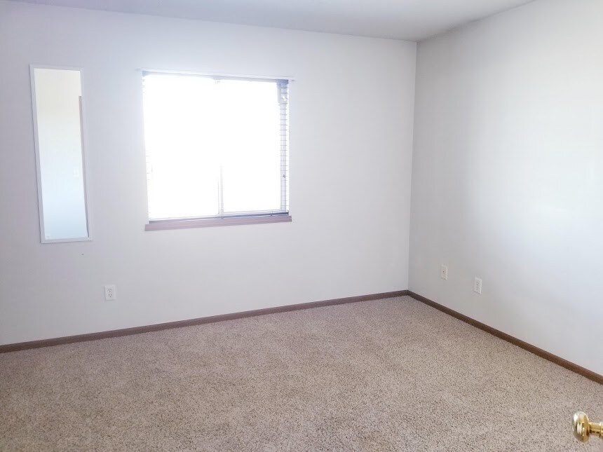 Building Photo - 560 Penn Ct