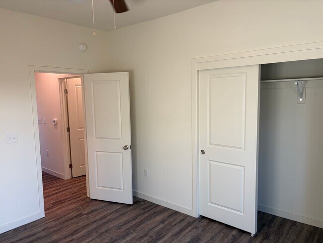 Building Photo - 6007 Cougar Trl