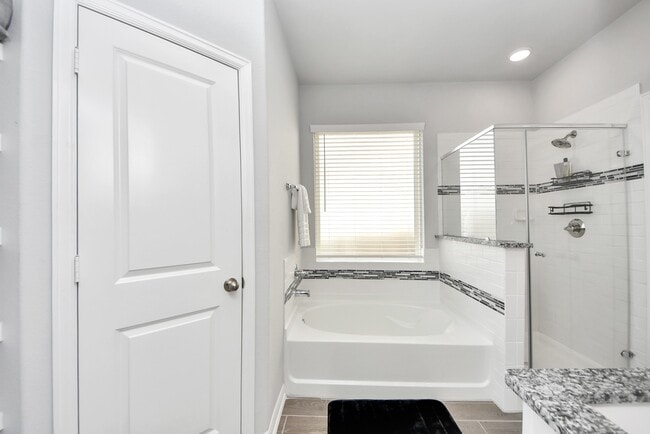 Building Photo - 15307 Davan Springs Dr