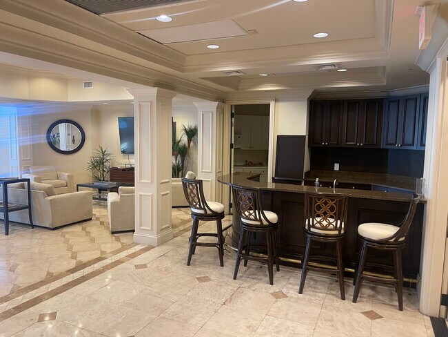 Wet bar off lobby - 2745 1st St