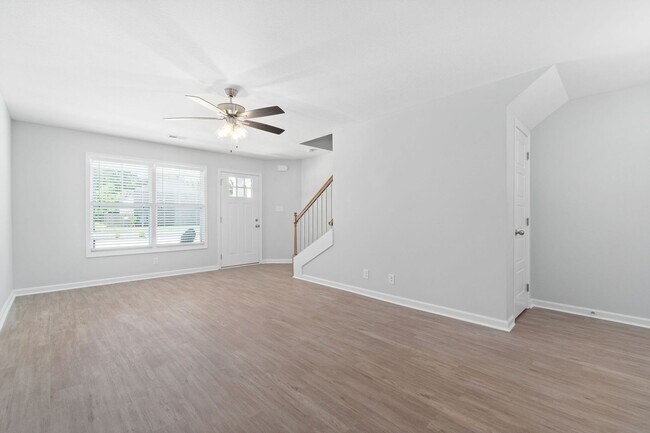 Building Photo - Nautilus Landing Luxury Townhouse