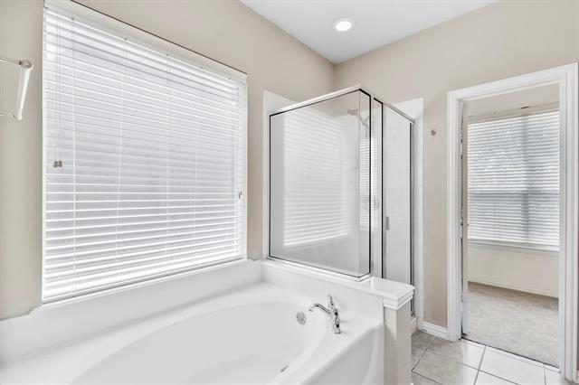 Building Photo - 8008 Raintree Dr