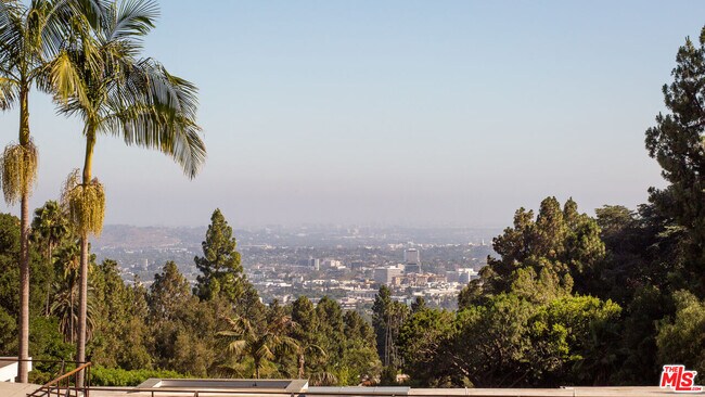 Building Photo - 1201 Loma Vista Dr