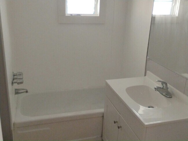 Building Photo - 925 Ponce De Leon Blvd