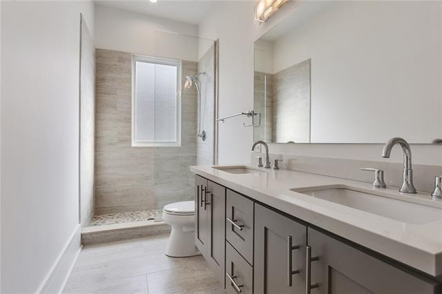 Building Photo - 3431 Chartres St