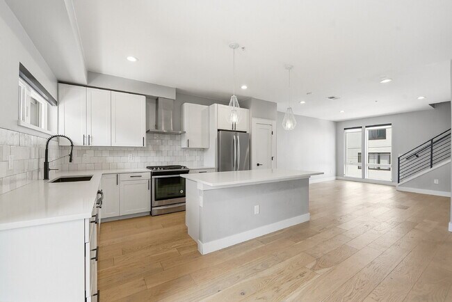 Building Photo - $3,565.95 with $300 off the first month's rent, 2 Beds - 3 Baths, Townhouse in Denver with Unmatc...