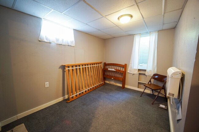 Bed 3 - 1310 W 7th St