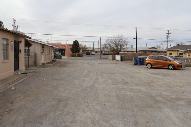 Building Photo - 8907 Old County Dr