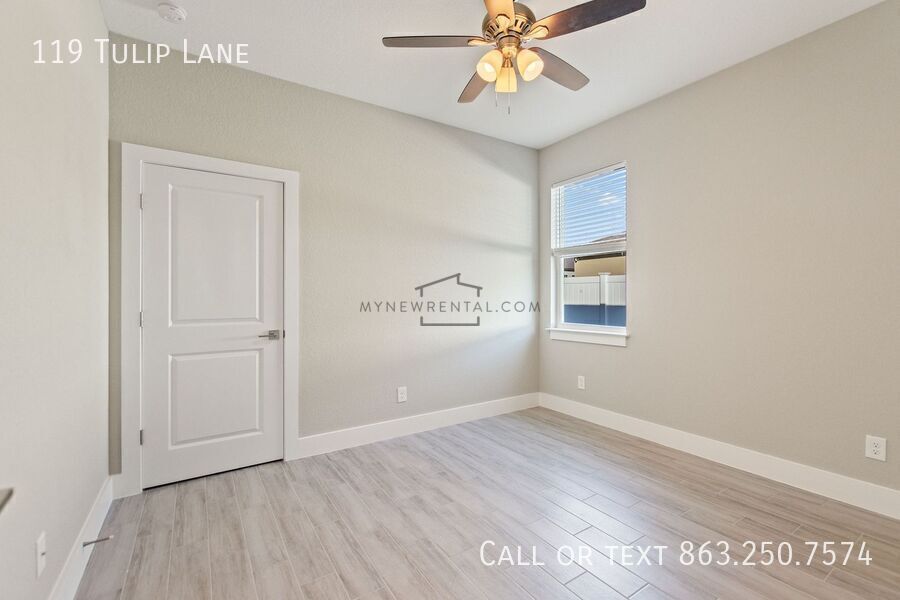 Building Photo - 119 Tulip Ln