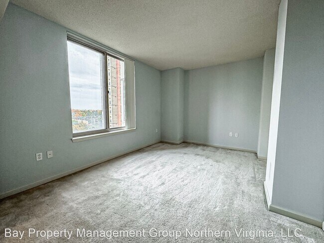 Building Photo - 2 br, 2 bath House - 2726 Gallows Rd #716