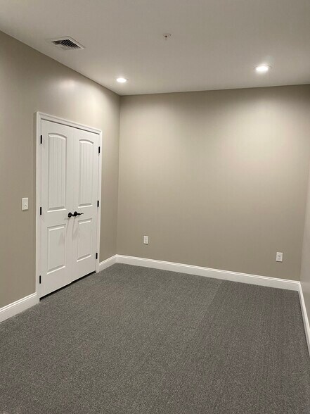 Building Photo - 428 Lackawanna Ave