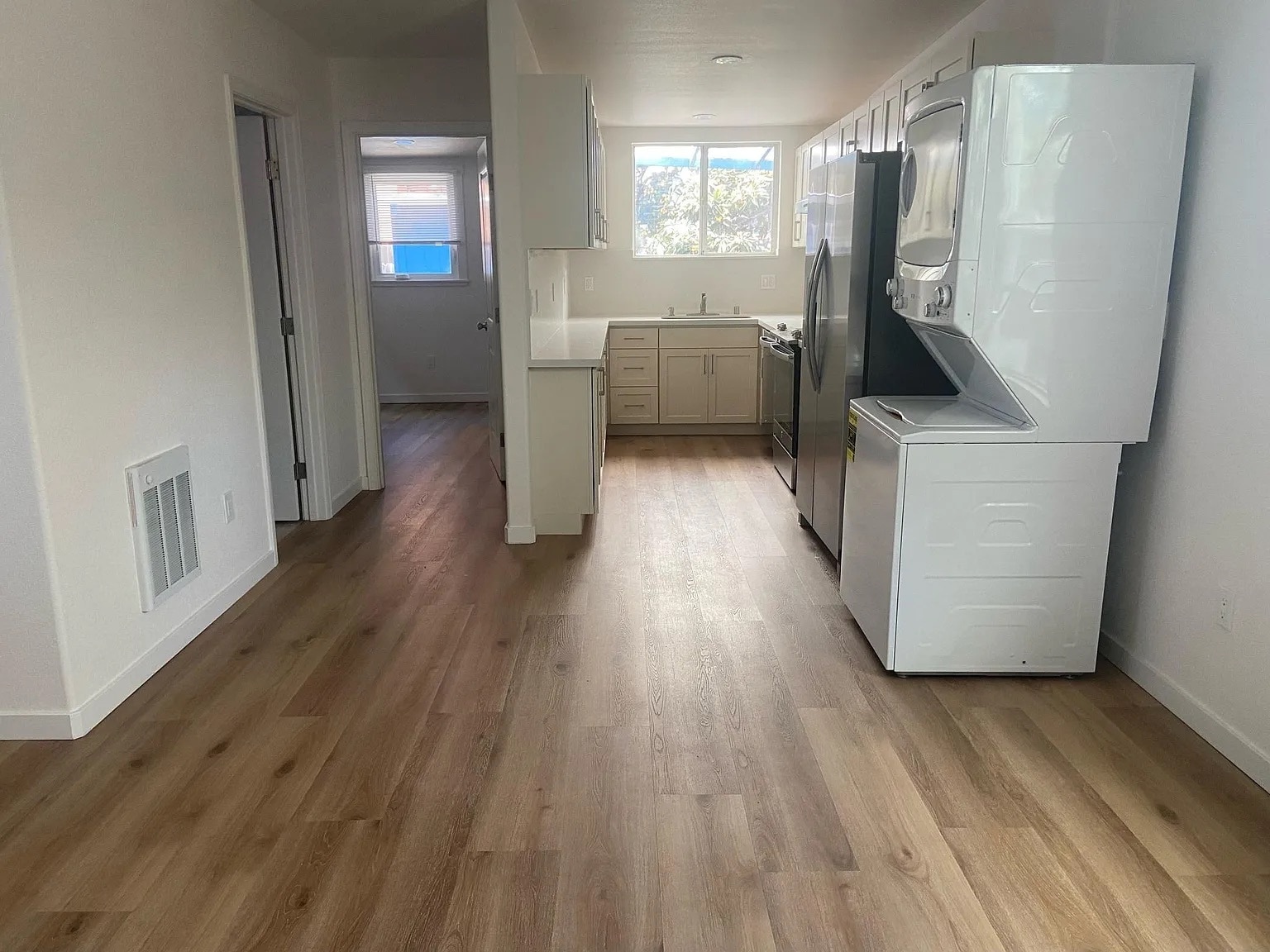 Building Photo - 666 9th St