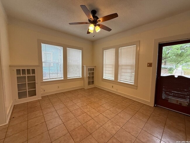 Building Photo - 901 Ripley Ave