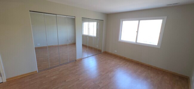 Building Photo - 4132 Cove Ln