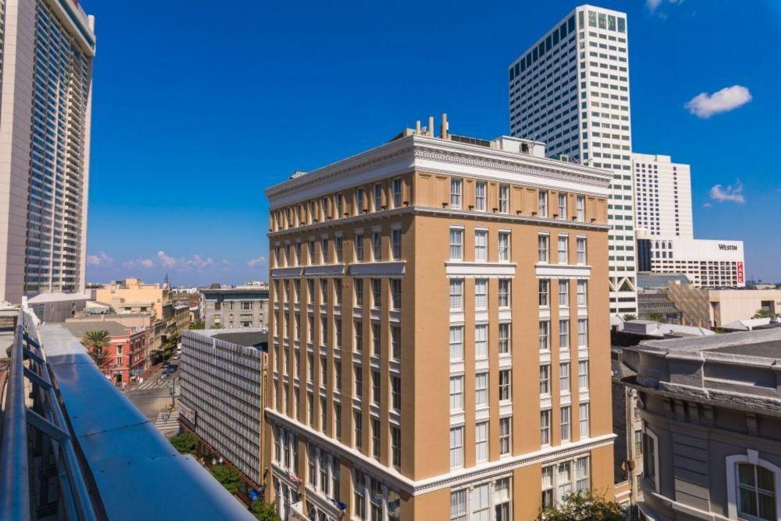 Building Photo - 201 Magazine St