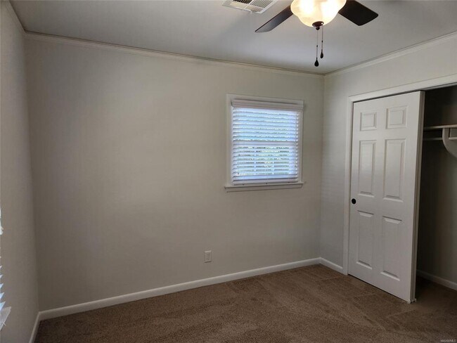Building Photo - 628 Shadow Ln
