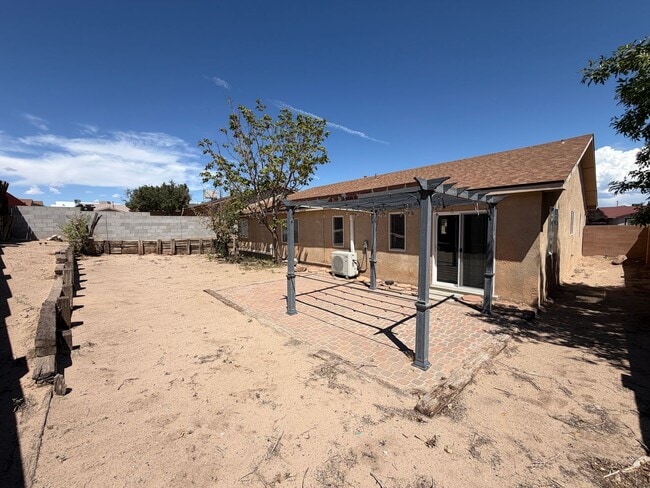 Building Photo - 1405 Secret Valley Dr SW