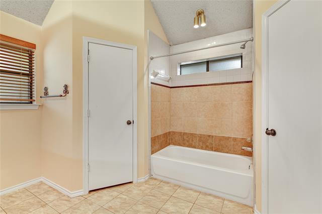Building Photo - 8241 Christie Dr