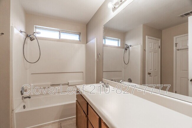 Building Photo - 7121 Lynn Lake Dr