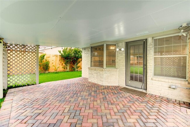 Building Photo - 12207 Meadowdale Dr