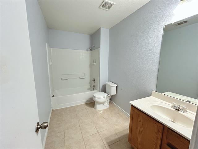 Building Photo - 8008 Hidden Oaks Dr