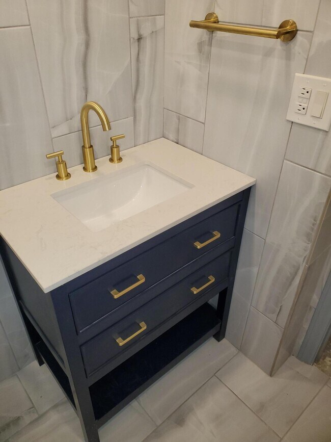 Building Photo - 859 Jeffery St