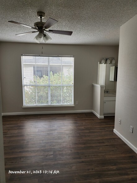 Primary Bedroom - 3919 Fairmont Pky