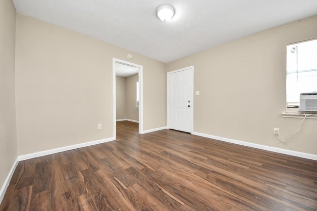 Building Photo - 17109 River Rd