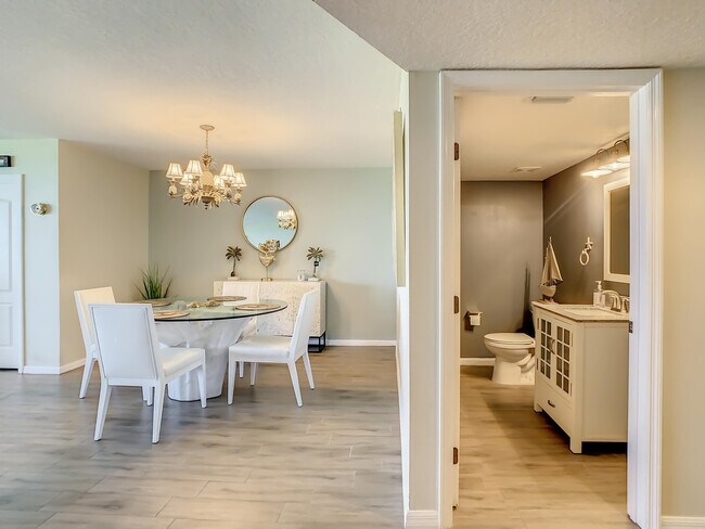 Building Photo - 1851 Jimmy Buffett Mem Hwy